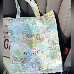 Gucci  Tiger Print shopping dust tote  bag